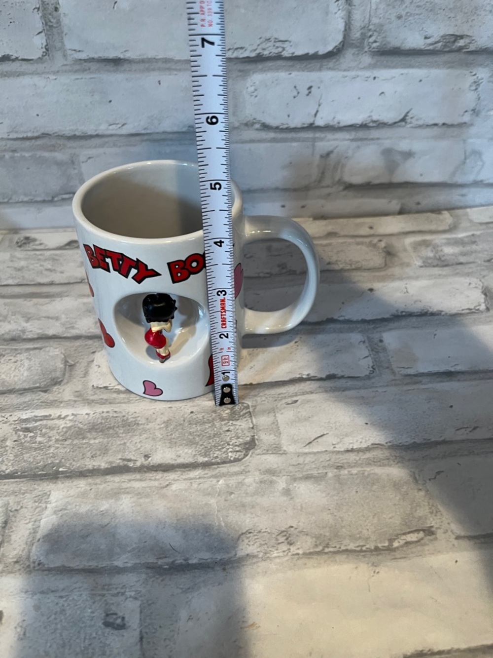 Betty Boop White coffee Mug with Red & Pink Heart Accents 3D Betty figure spins - Picture 7 of 9